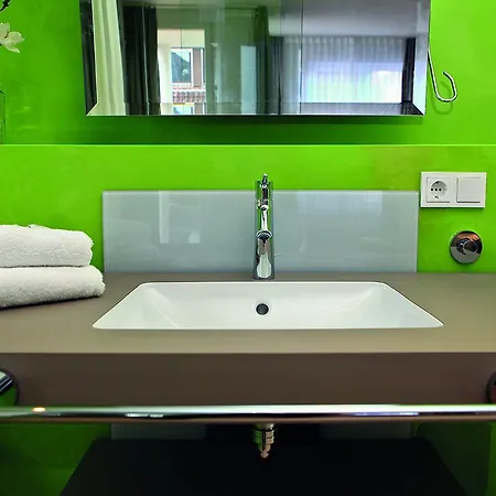 Adler Φρόιντενσταντ